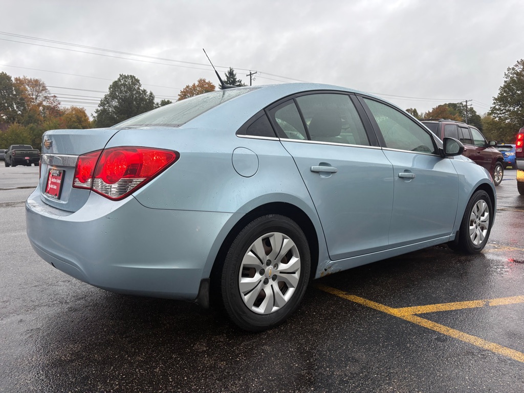 Photo 6 of this CHEVROLET CRUZE