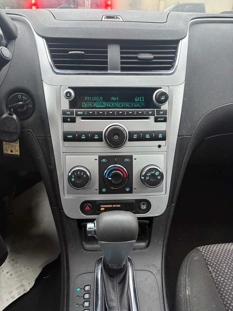 Photo 15 of this CHEVROLET MALIBU