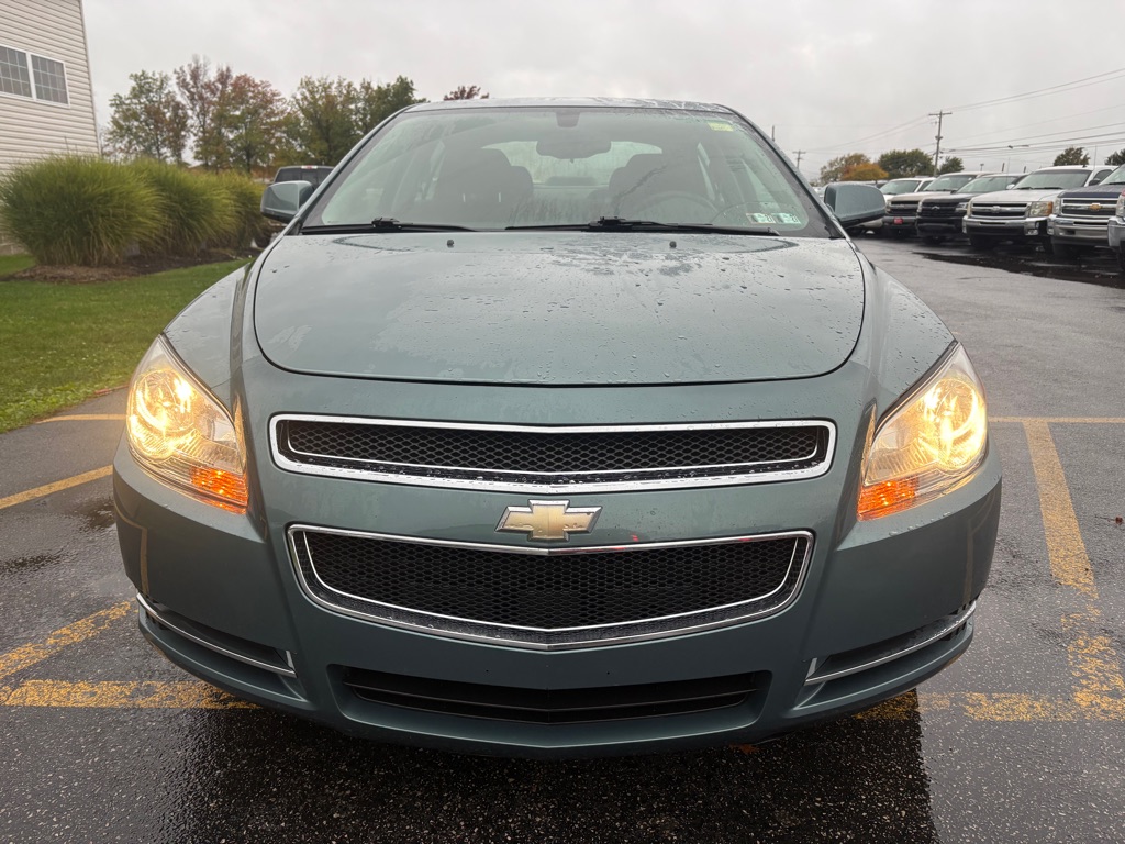 Photo 3 of this CHEVROLET MALIBU