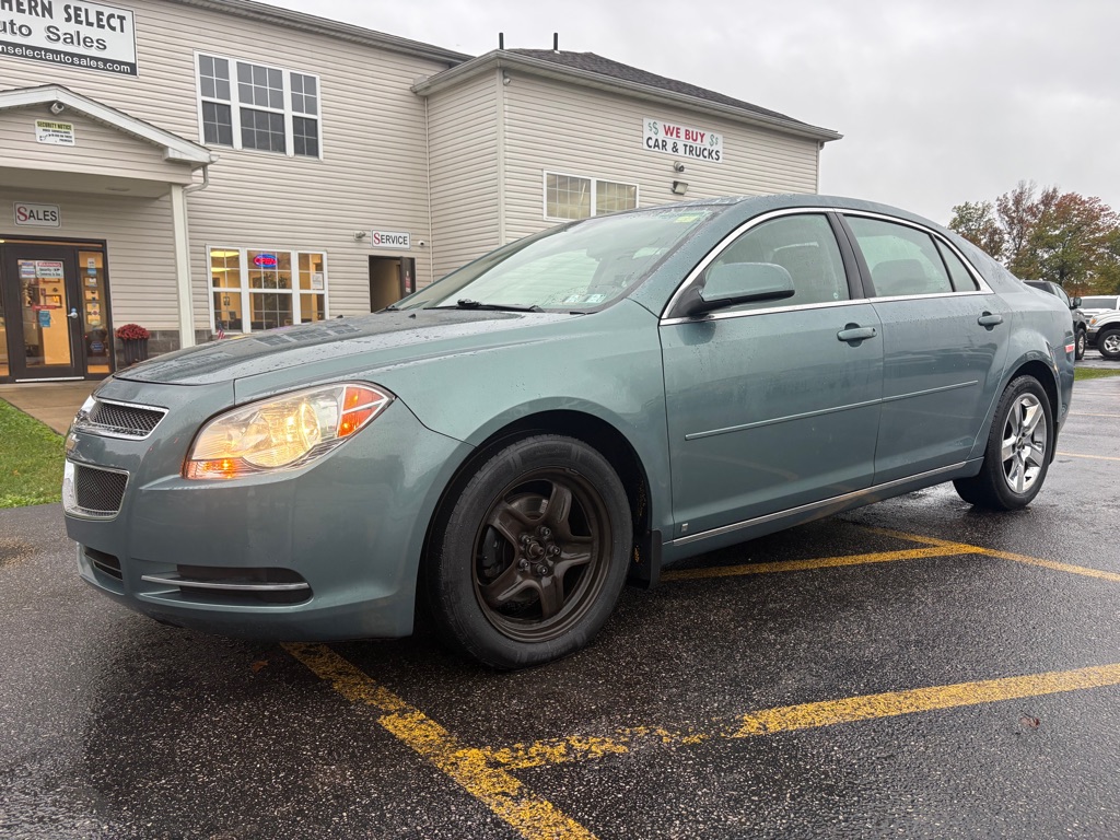 Photo 2 of this CHEVROLET MALIBU