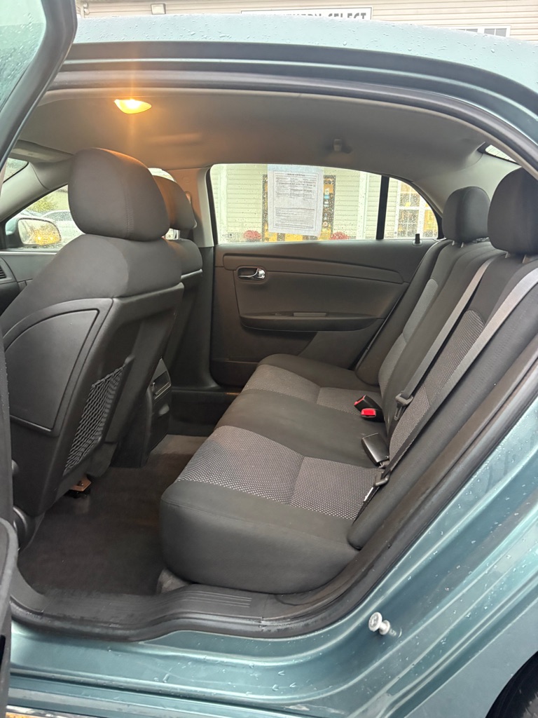 Photo 10 of this CHEVROLET MALIBU