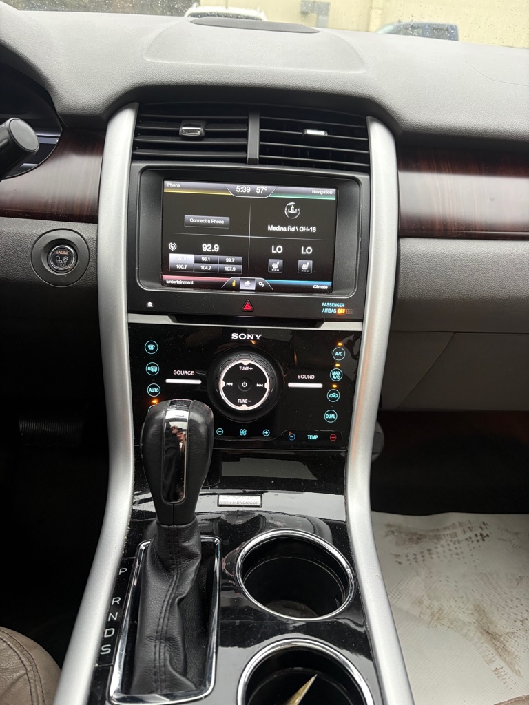 Photo 15 of this FORD EDGE