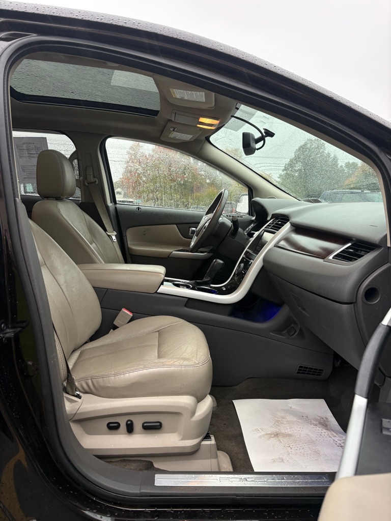 Photo 11 of this FORD EDGE