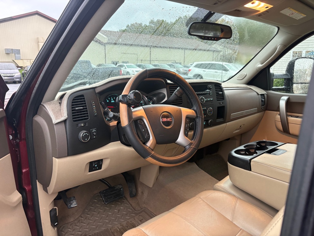 Photo 13 of this GMC SIERRA 2500HD