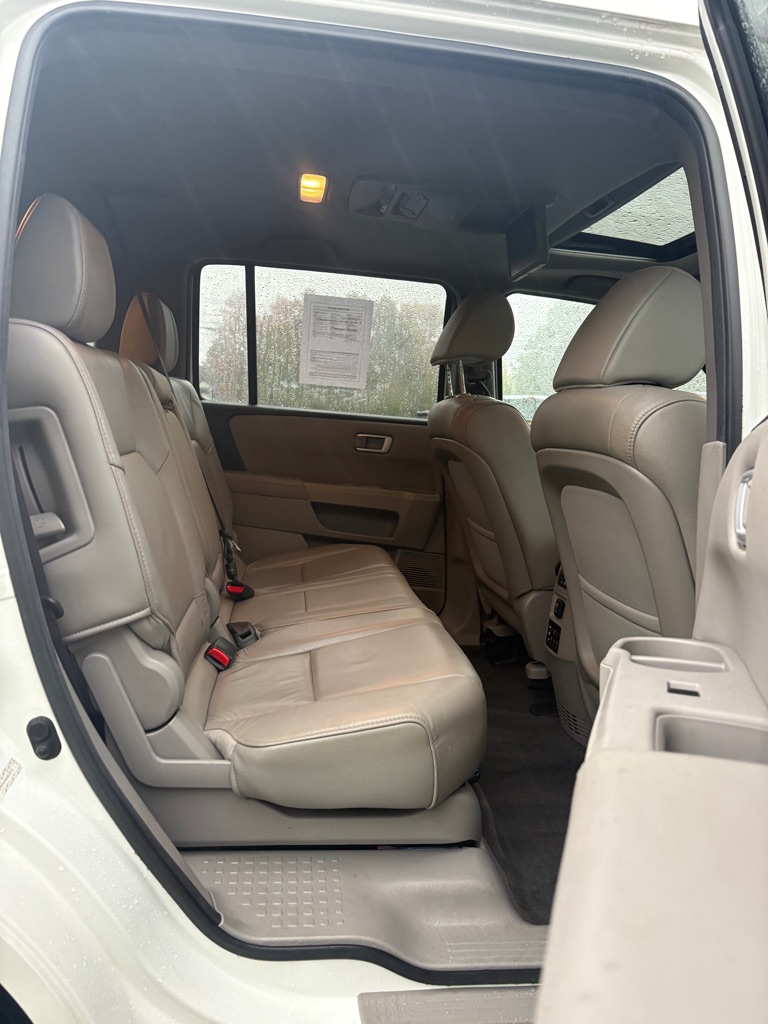 Photo 12 of this HONDA PILOT
