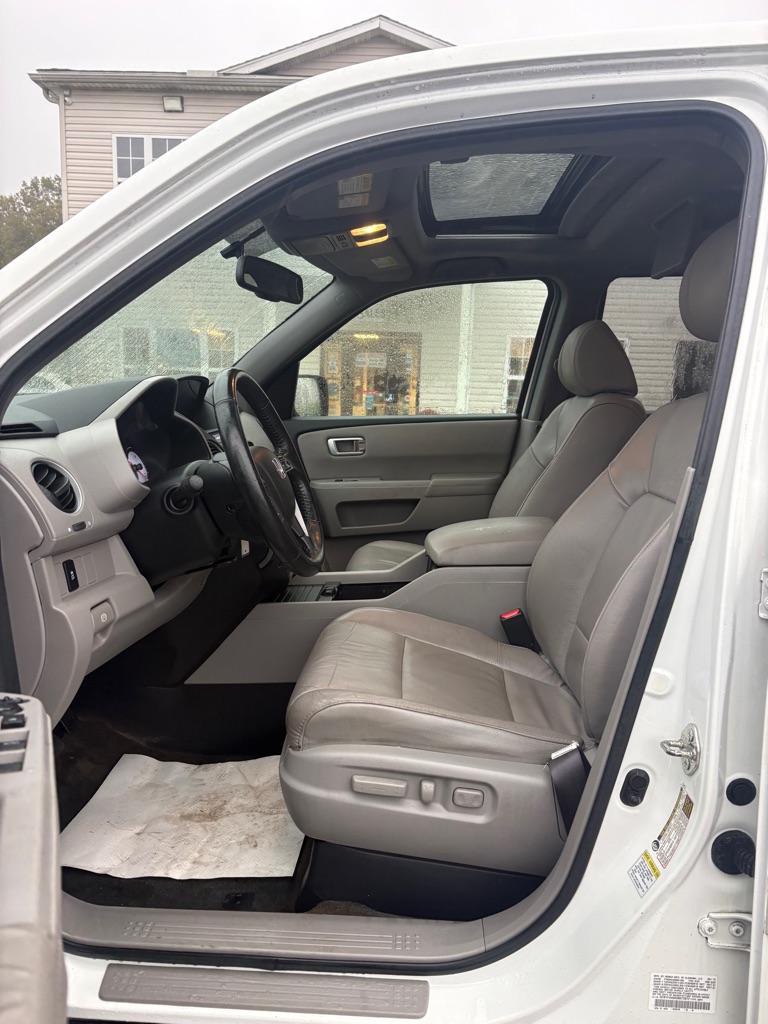 Photo 9 of this HONDA PILOT