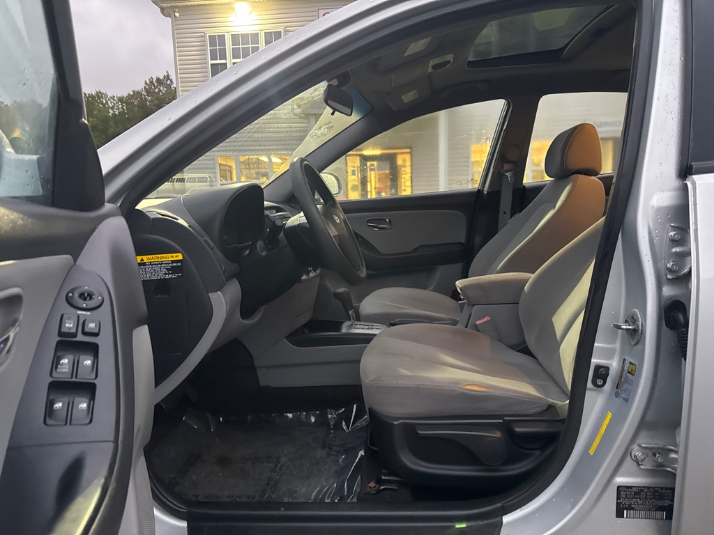 Photo 9 of this HYUNDAI ELANTRA