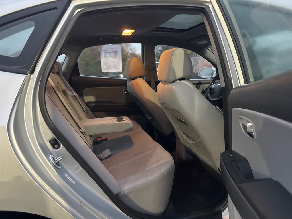 Photo 12 of this HYUNDAI ELANTRA