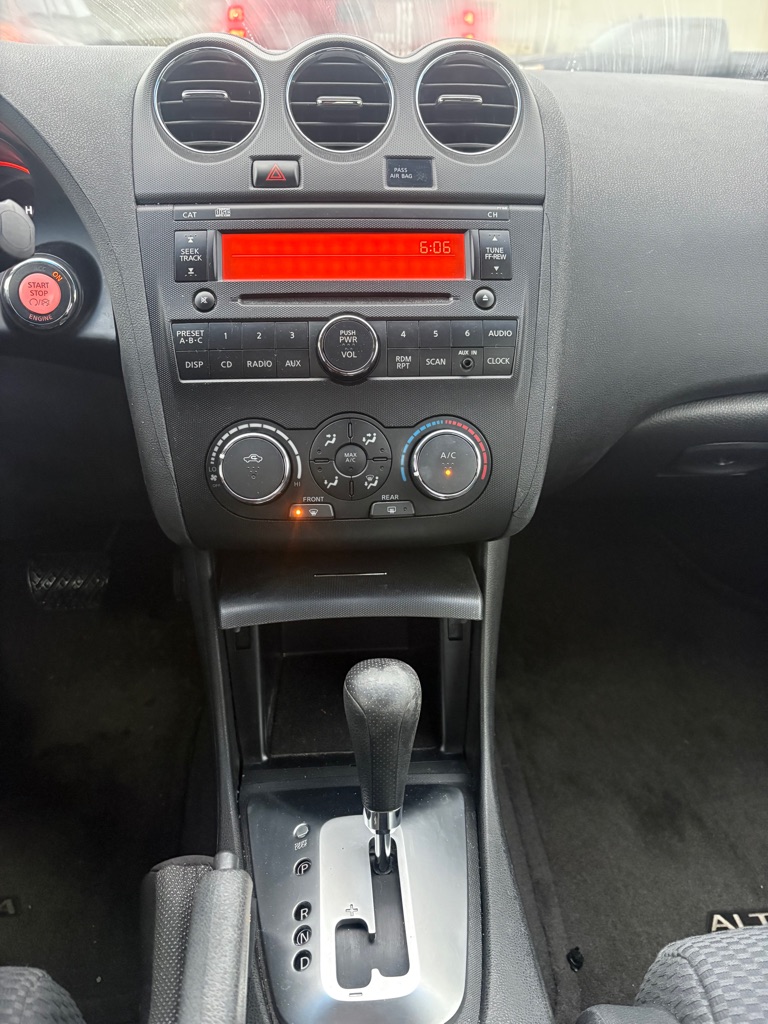 Photo 14 of this NISSAN ALTIMA