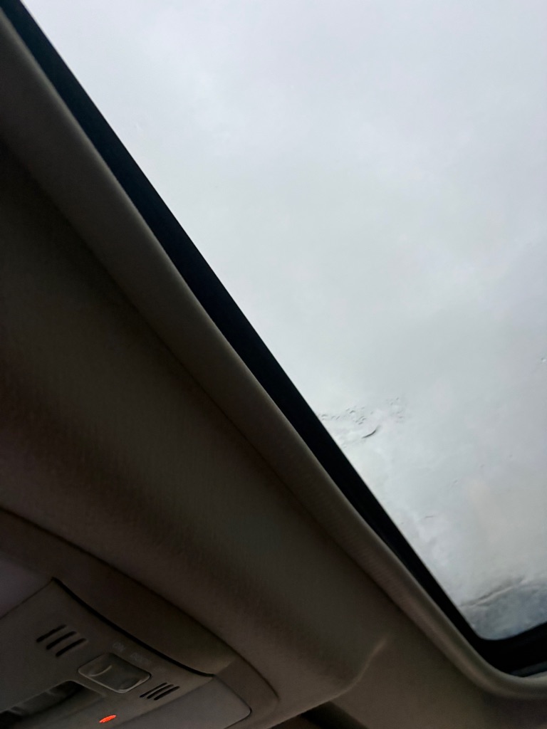 Photo 17 of this NISSAN ROGUE