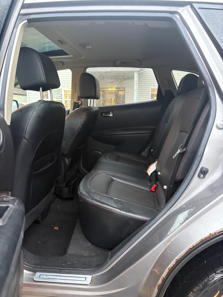 Photo 10 of this NISSAN ROGUE