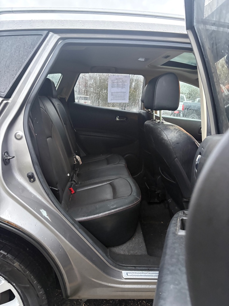 Photo 12 of this NISSAN ROGUE