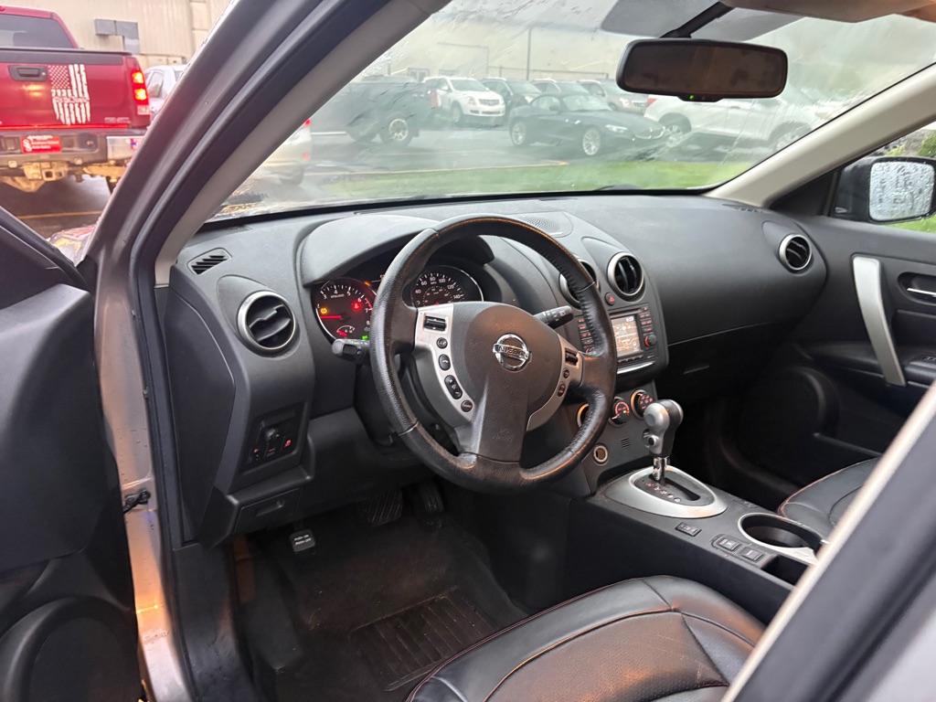 Photo 13 of this NISSAN ROGUE