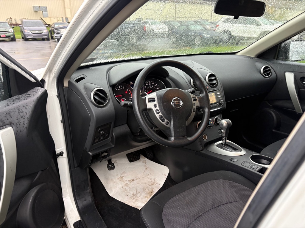 Photo 13 of this NISSAN ROGUE