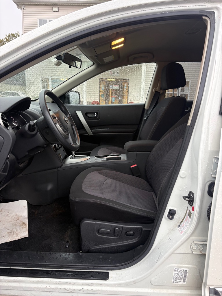 Photo 9 of this NISSAN ROGUE