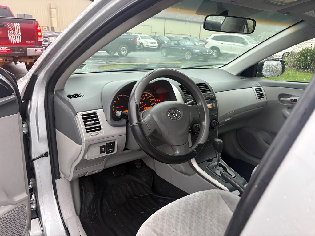 Photo 13 of this TOYOTA COROLLA