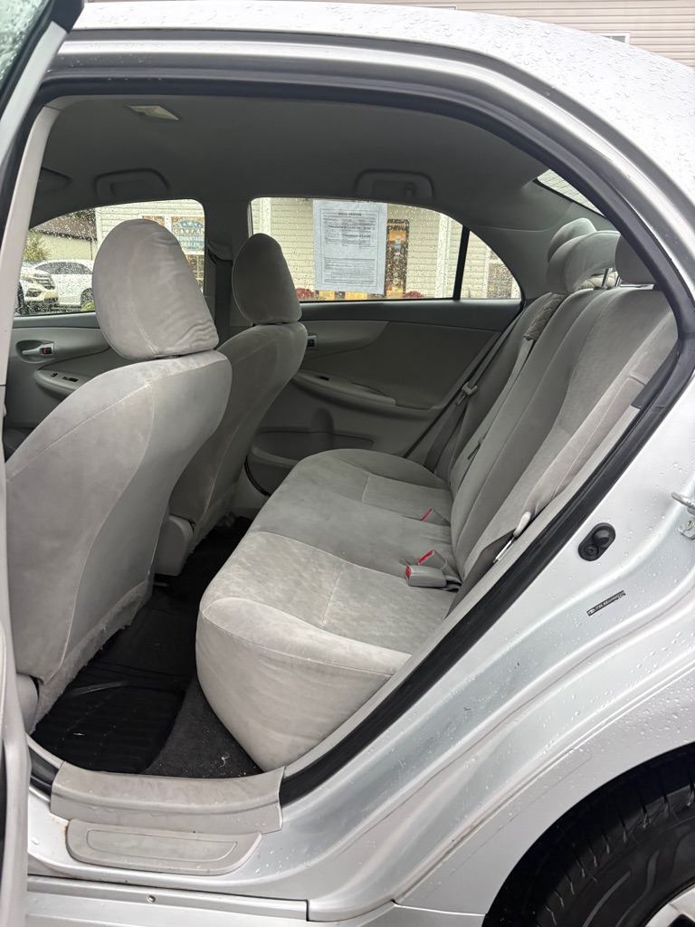 Photo 10 of this TOYOTA COROLLA