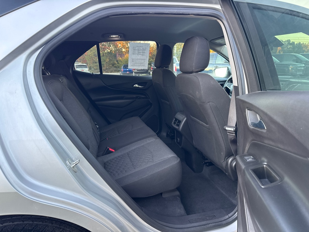 Photo 13 of this CHEVROLET EQUINOX