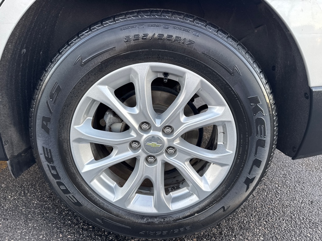 Photo 9 of this CHEVROLET EQUINOX