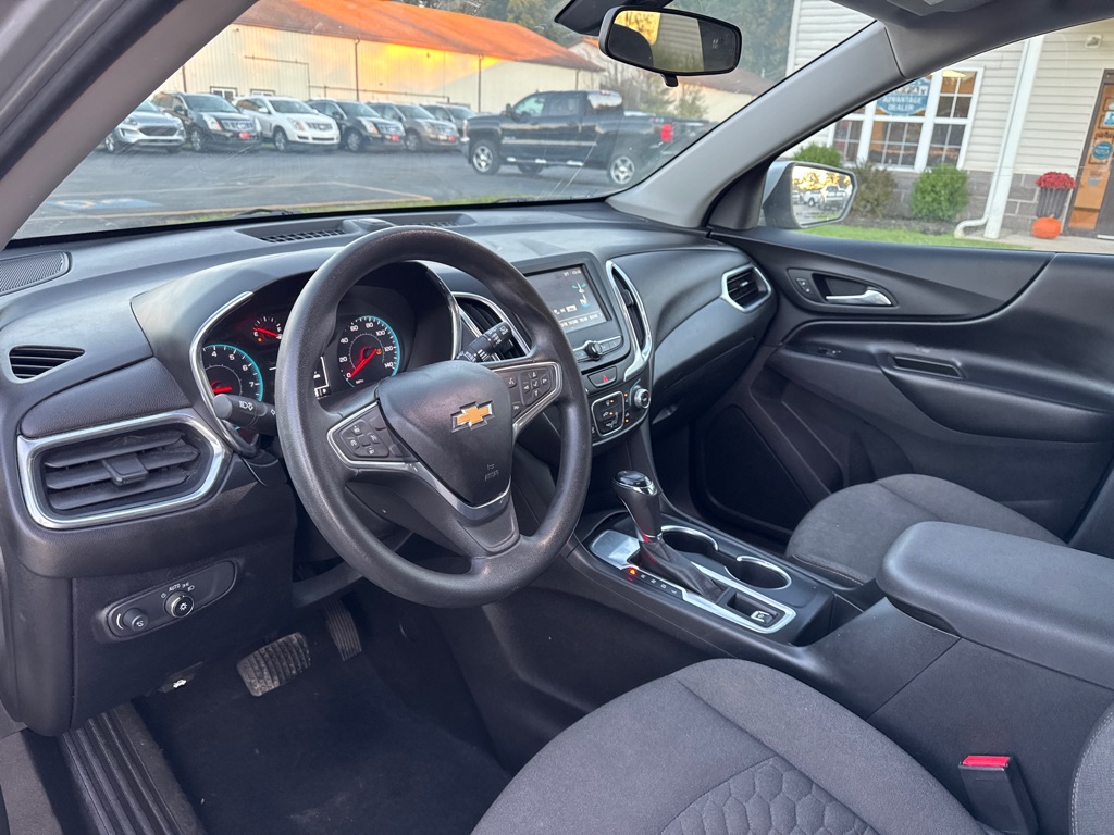 Photo 15 of this CHEVROLET EQUINOX