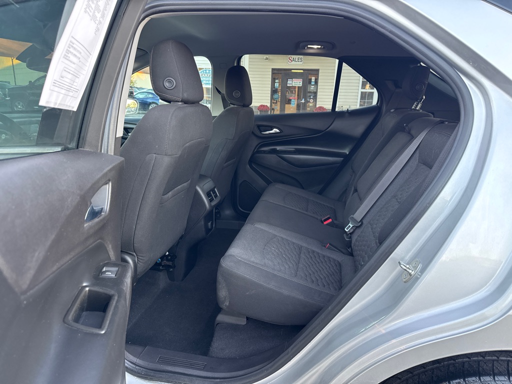 Photo 11 of this CHEVROLET EQUINOX