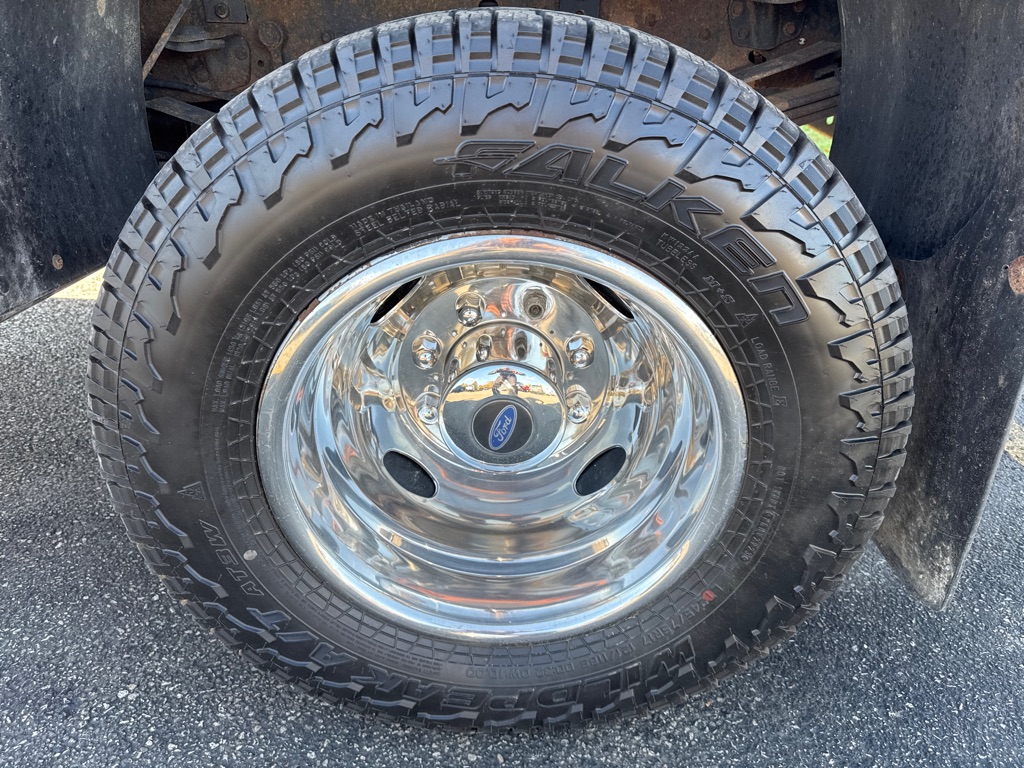 Photo 9 of this FORD F-350 SUPER DUT