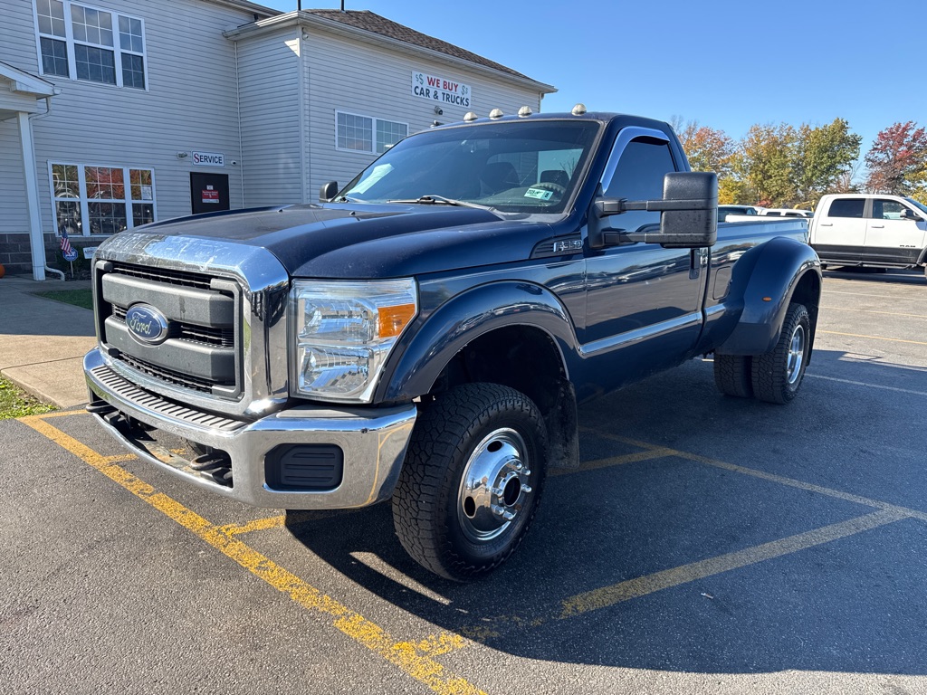 Photo 2 of this FORD F-350 SUPER DUT