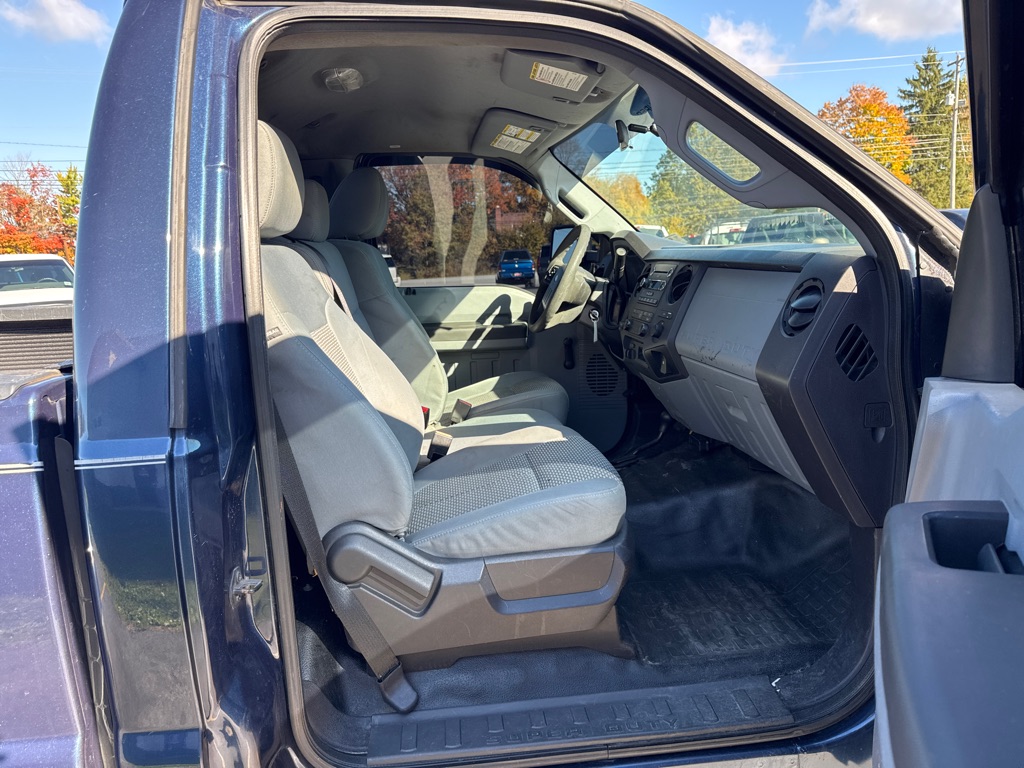 Photo 11 of this FORD F-350 SUPER DUT