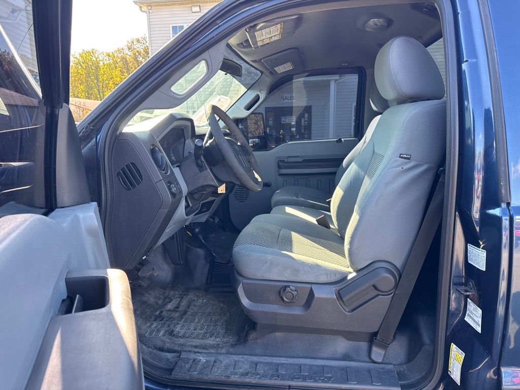 Photo 10 of this FORD F-350 SUPER DUT