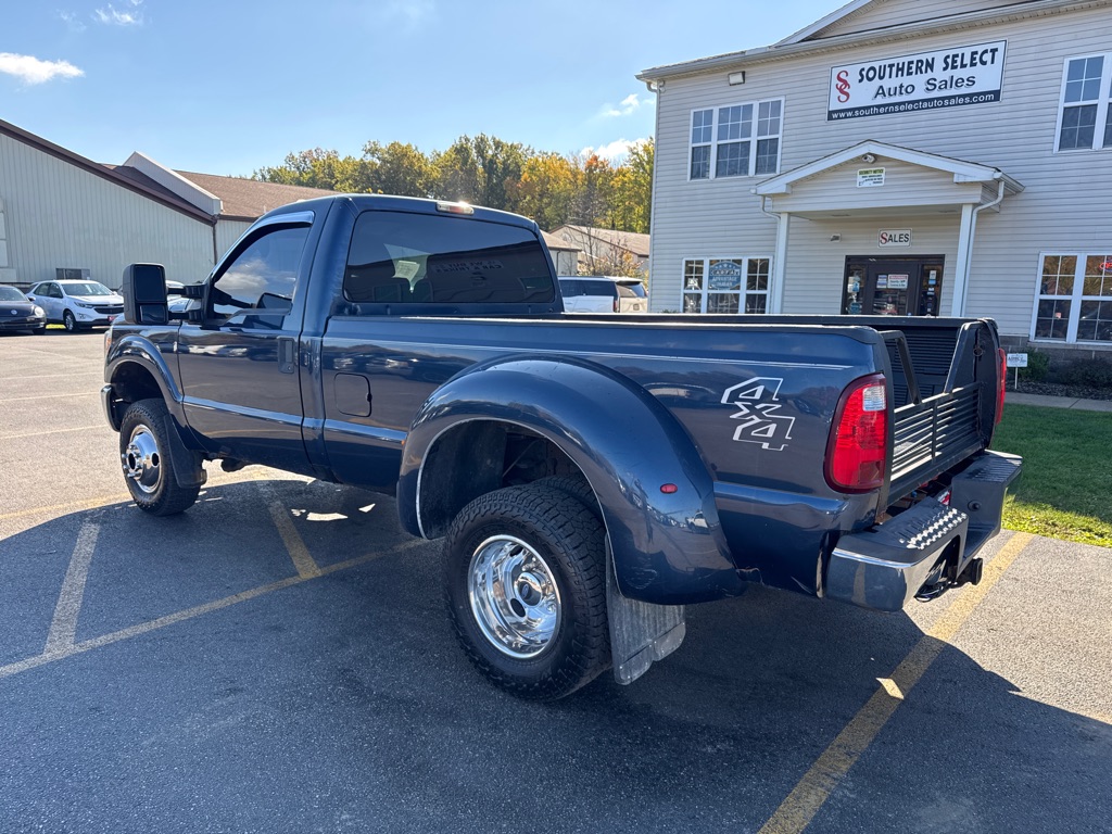Photo 8 of this FORD F-350 SUPER DUT