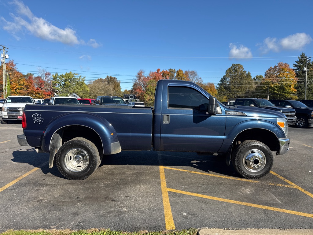 Photo 5 of this FORD F-350 SUPER DUT