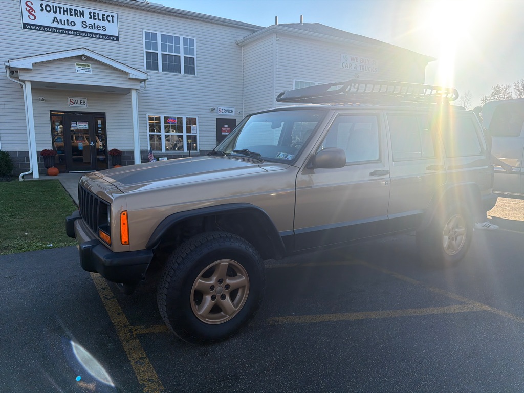 Photo 2 of this JEEP CHEROKEE