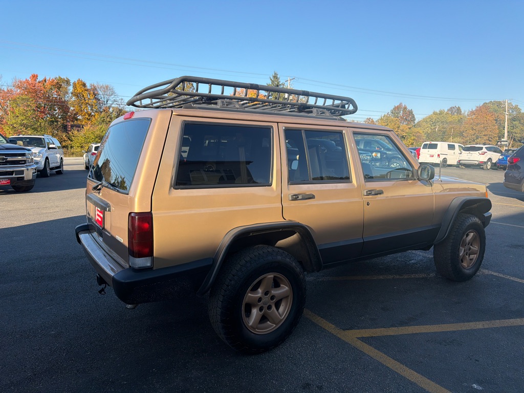 Photo 6 of this JEEP CHEROKEE