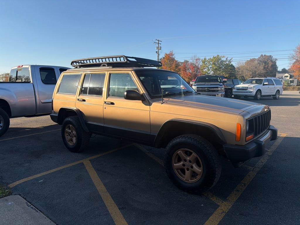 Photo 4 of this JEEP CHEROKEE