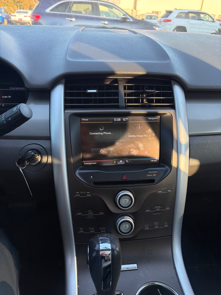Photo 15 of this FORD EDGE