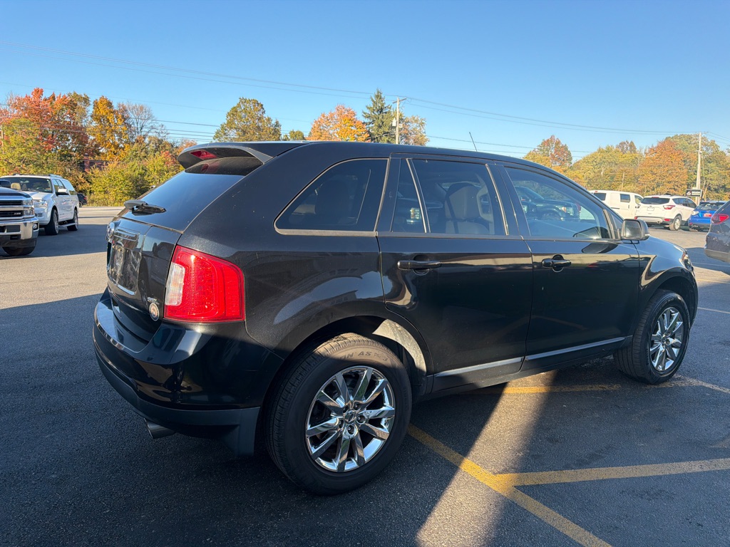 Photo 6 of this FORD EDGE