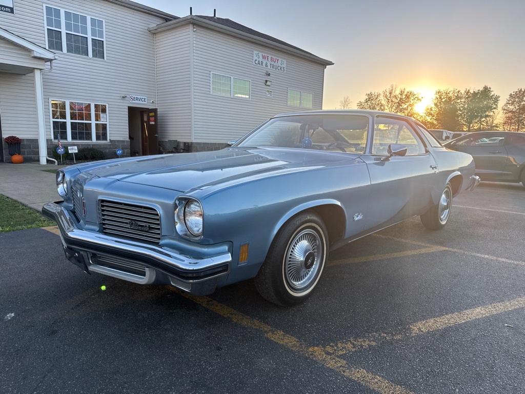 Photo 2 of this OLDSMOBILE CUTLASS