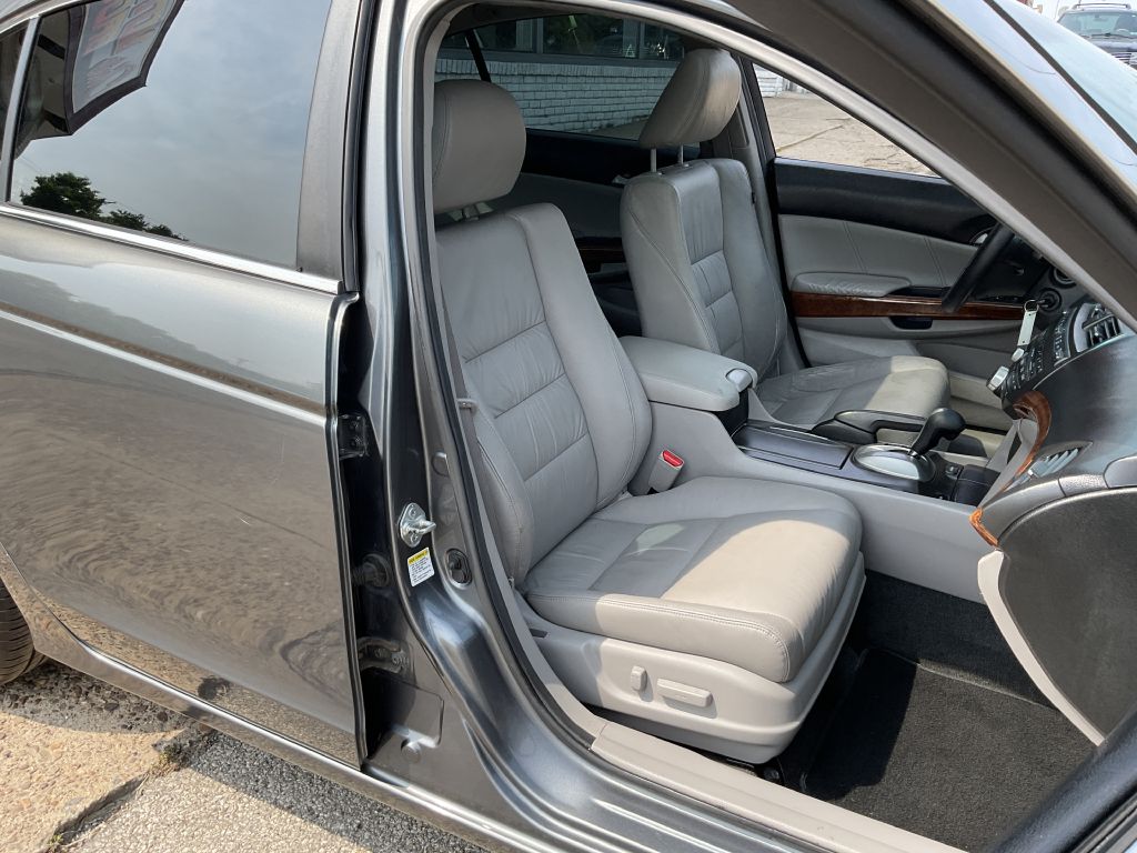 Photo 17 of this HONDA ACCORD