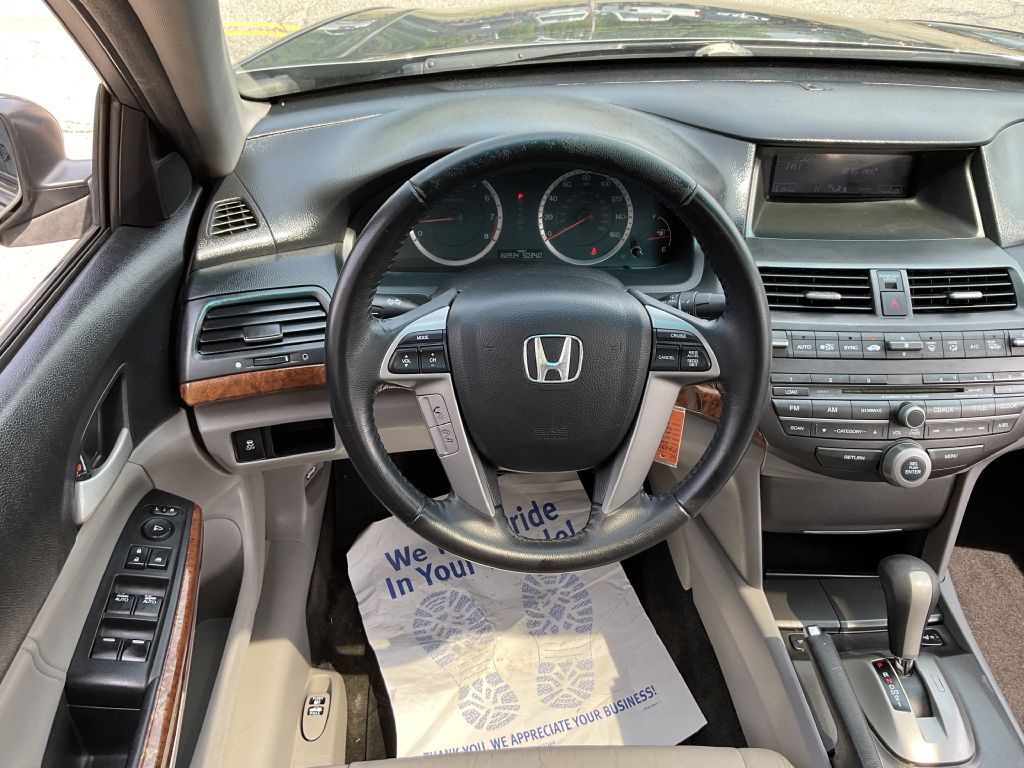 Photo 27 of this HONDA ACCORD