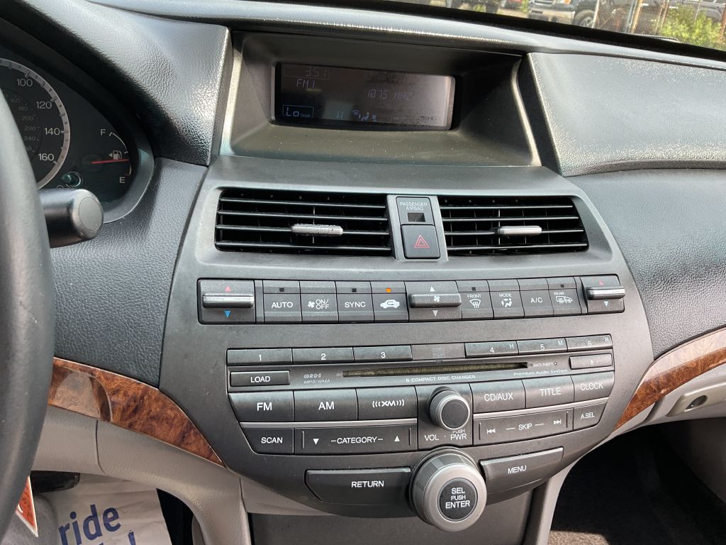 Photo 35 of this HONDA ACCORD
