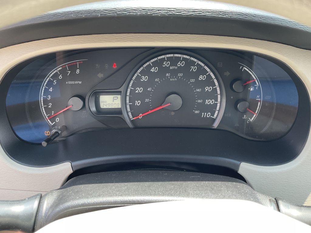Photo 33 of this TOYOTA SIENNA