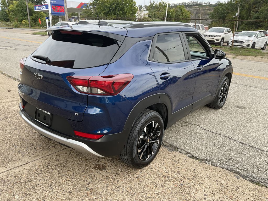 Photo 3 of this CHEVROLET TRAILBLAZER