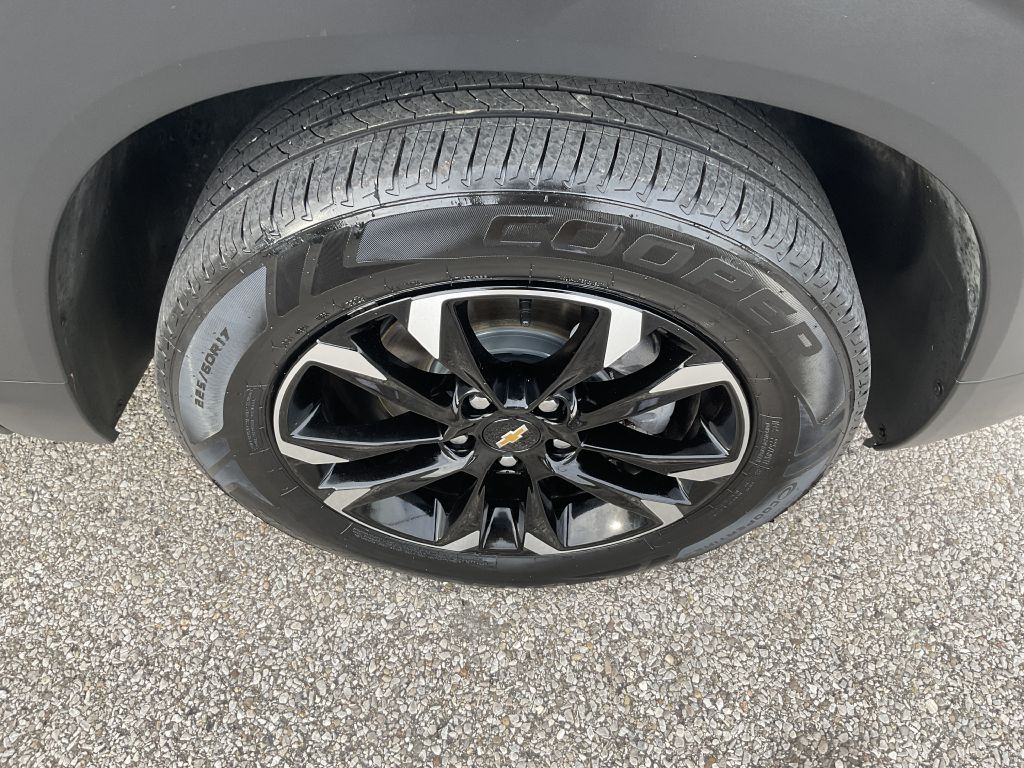 Photo 11 of this CHEVROLET TRAILBLAZER