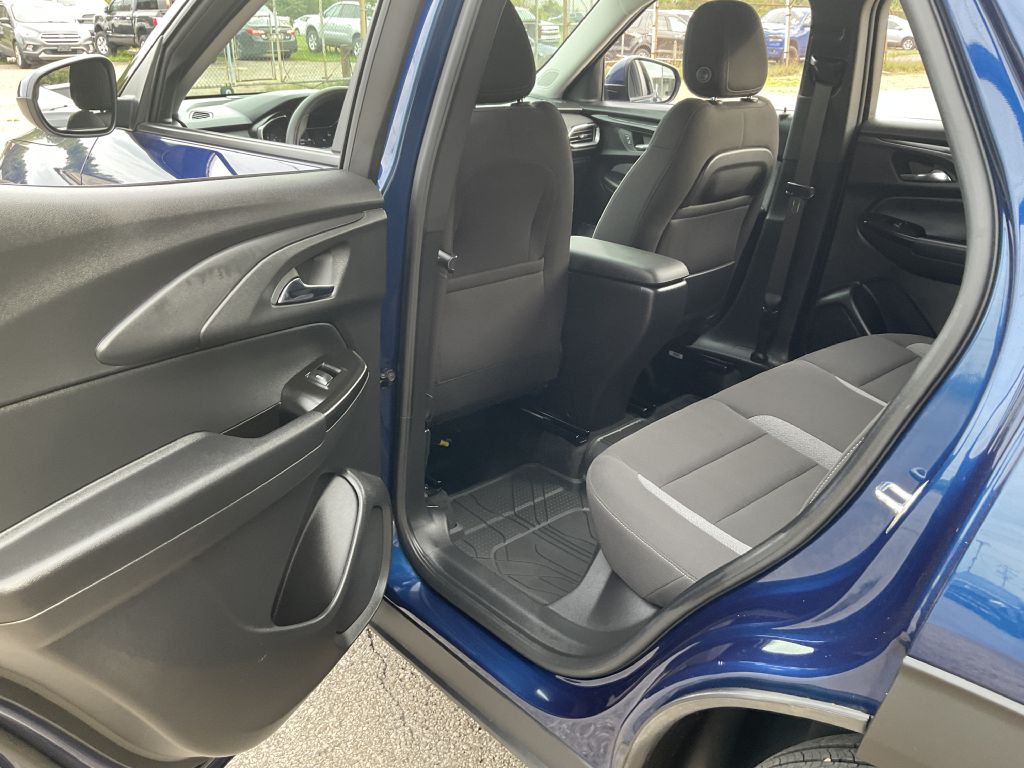 Photo 21 of this CHEVROLET TRAILBLAZER