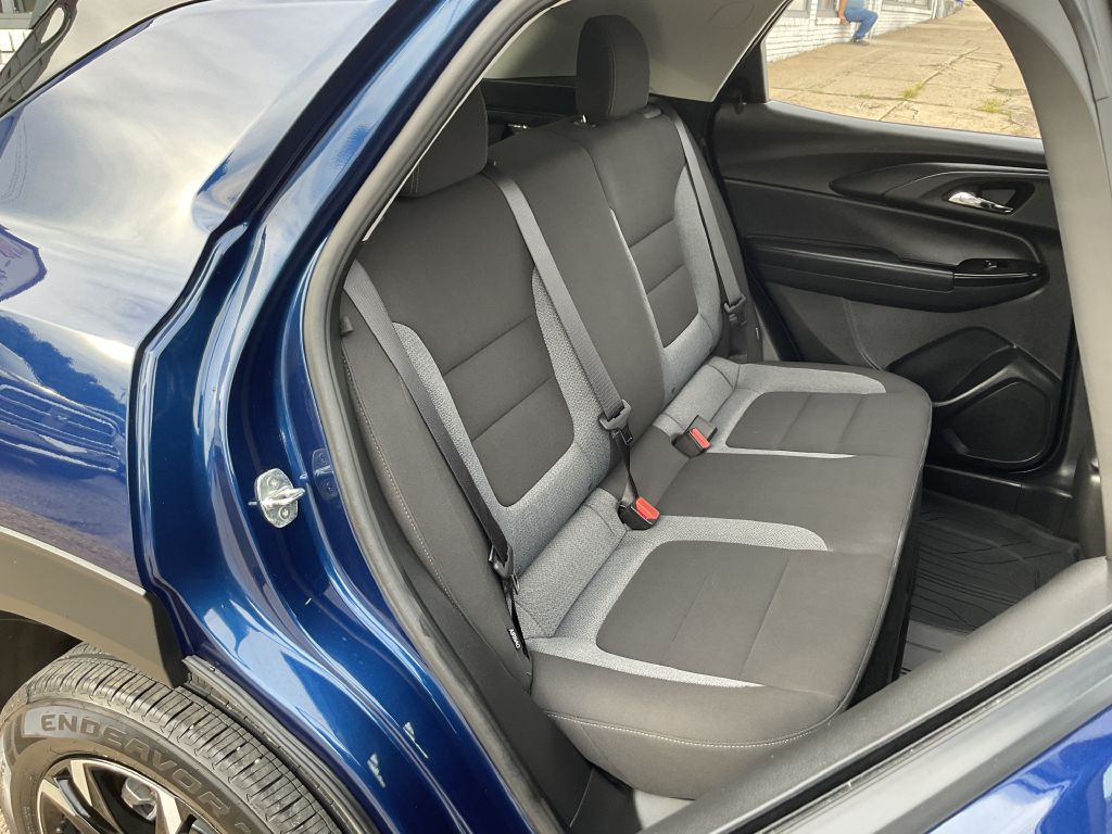 Photo 23 of this CHEVROLET TRAILBLAZER