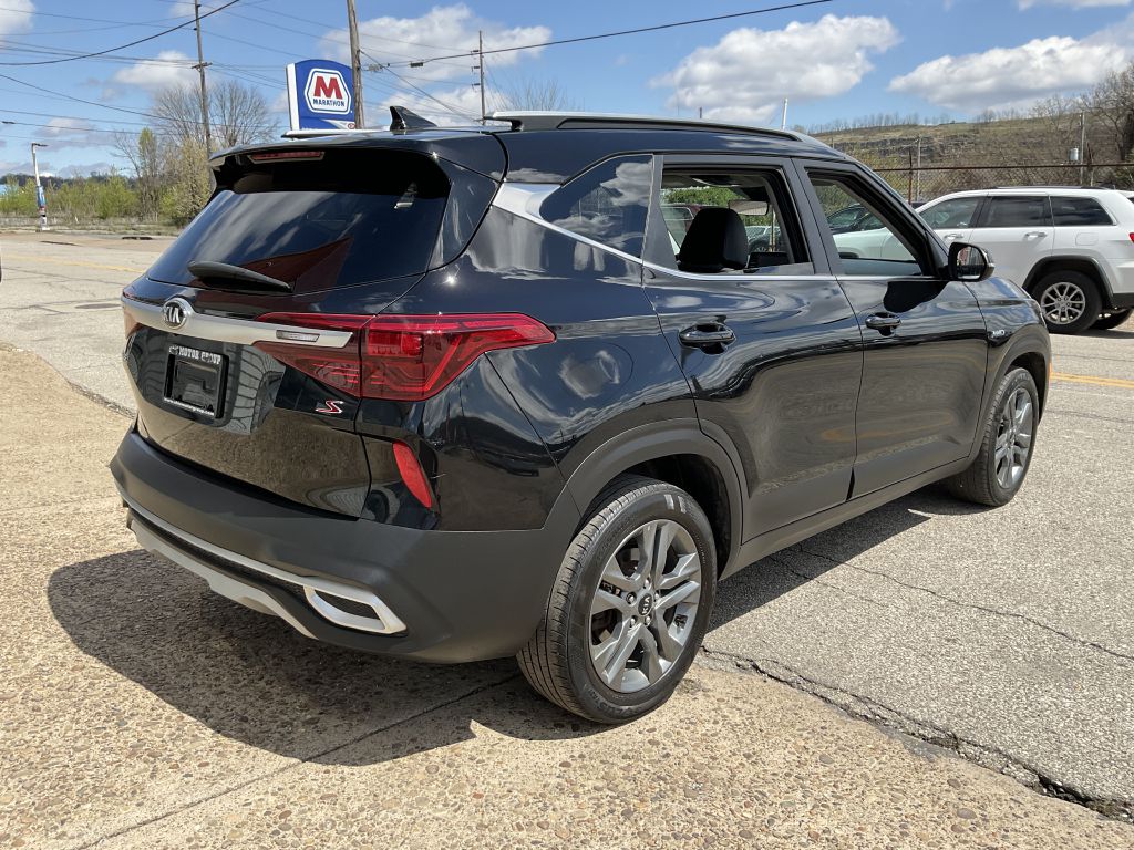 Photo 3 of this KIA SELTOS