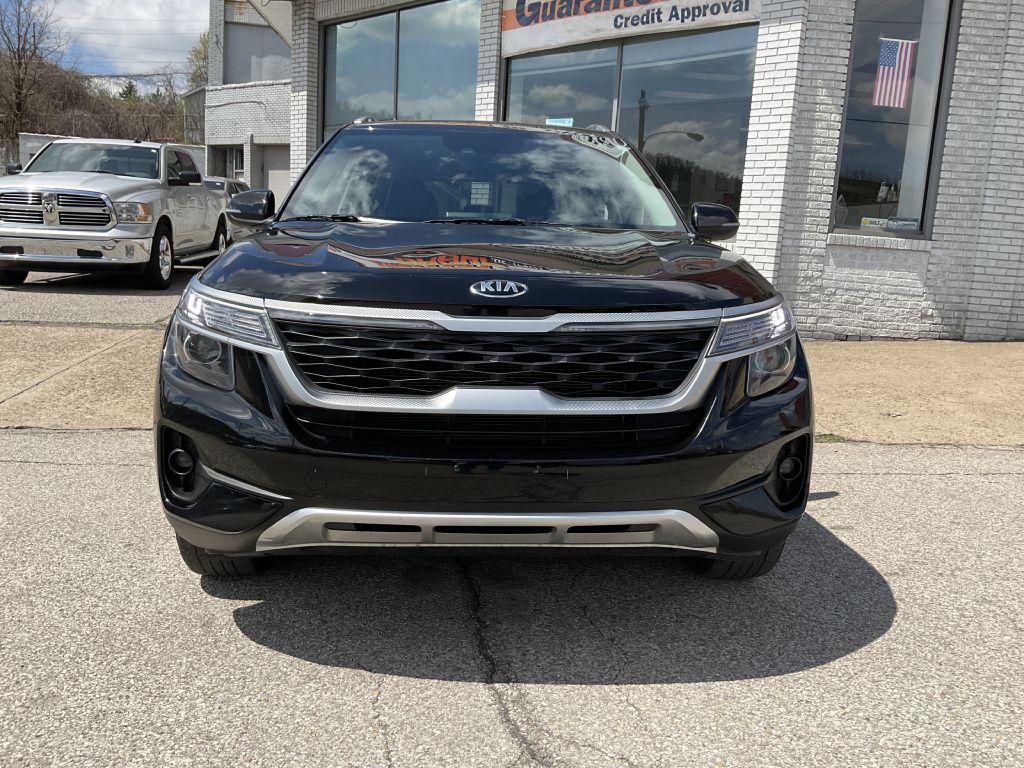 Photo 4 of this KIA SELTOS