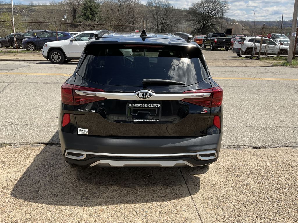 Photo 8 of this KIA SELTOS