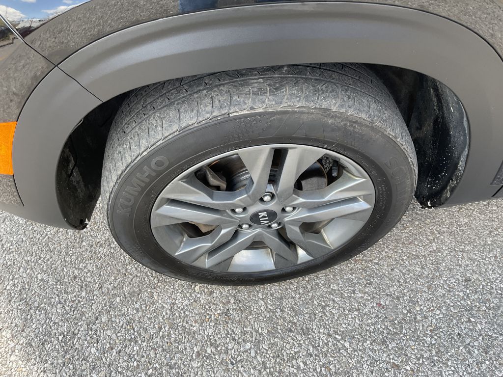 Photo 9 of this KIA SELTOS