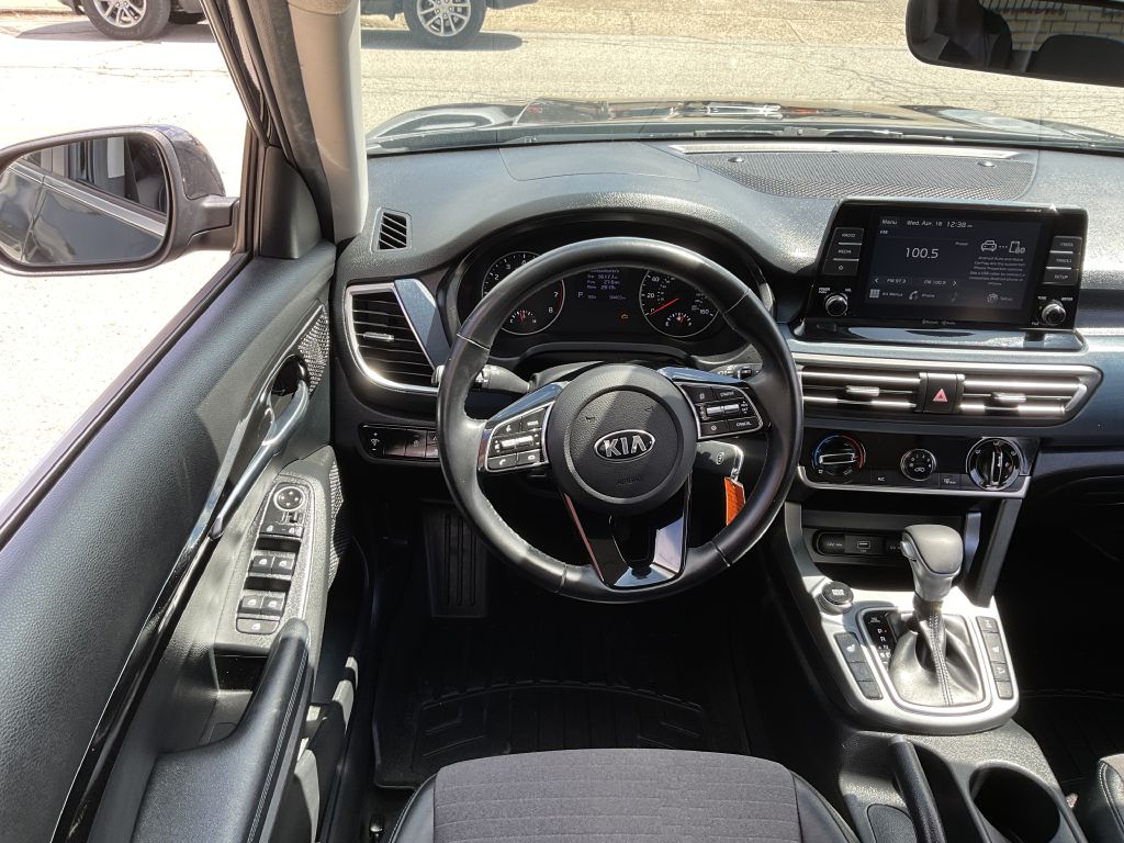 Photo 27 of this KIA SELTOS